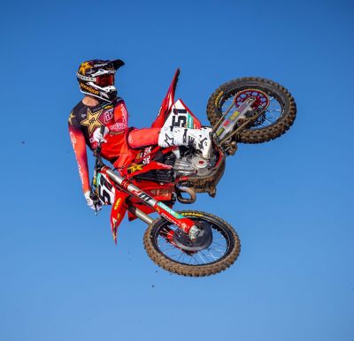 SUPERCROSS KICKS OFF THE 2025 SEASON FOR ROCKSTAR ENERGY GASGAS